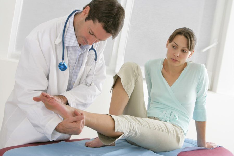 examination of patients with nail fungus